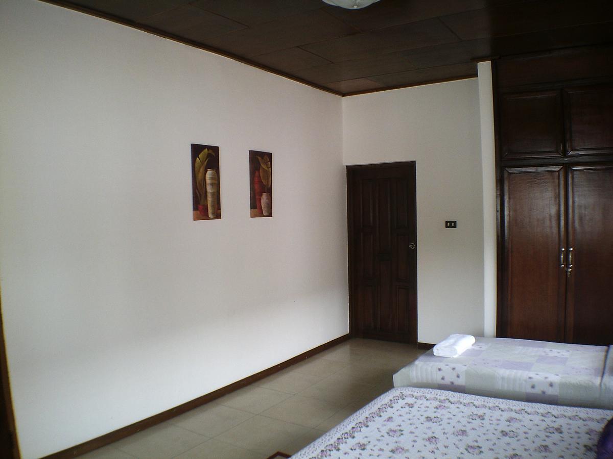 Lavender Lodge Hotel 아크라 외부 사진