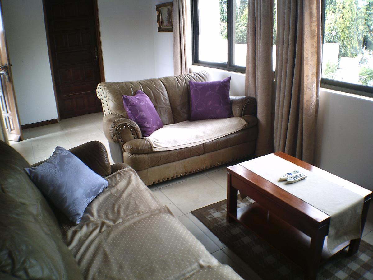 Lavender Lodge Hotel 아크라 외부 사진